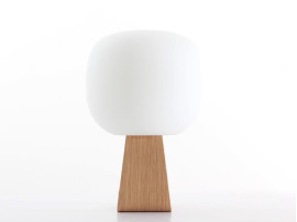 Petite lampe de table scandinave en oplale et multipli de chêne modèle Toad de Timo Niskanen