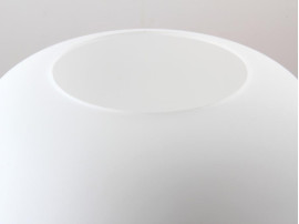 Petite lampe de table scandinave en oplale et multipli de chêne modèle Toad de Timo Niskanen