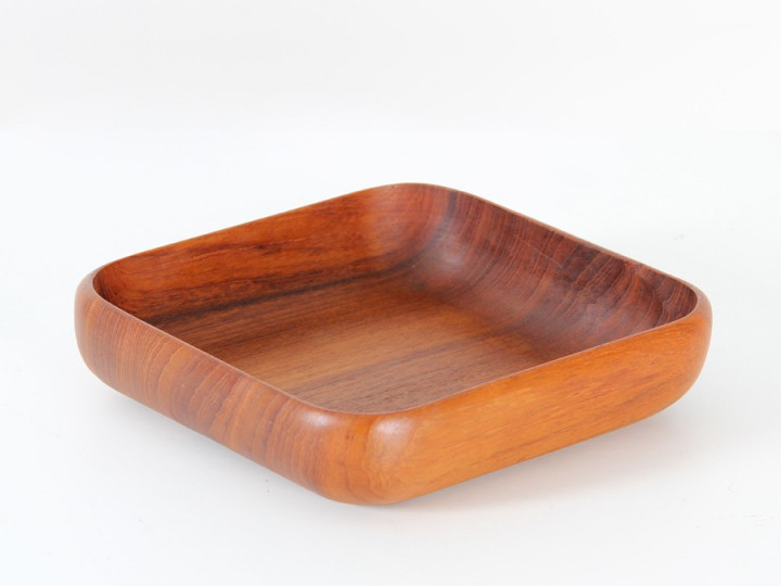 Square bowl in teak Square bowl in teak