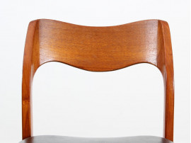 Suite de 6 chaises scandonave en teck modèle 71
