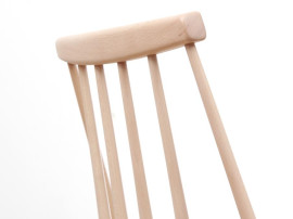 Chaise scandinave modèle 216 Stick Back couleur, nouvelle édition.