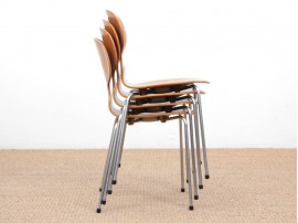 Suite de 4 chaises fourmi 4 pieds. 