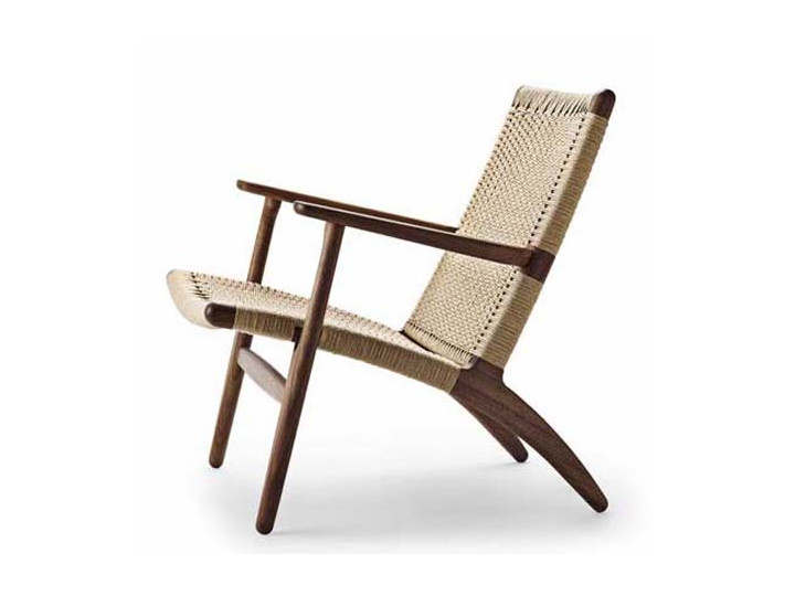 Fauteuil scandinave modèle CH25 en chêne fumé. Nouvelle édition.