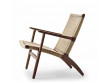 Fauteuil scandinave modèle CH25 en chêne fumé. Nouvelle édition.