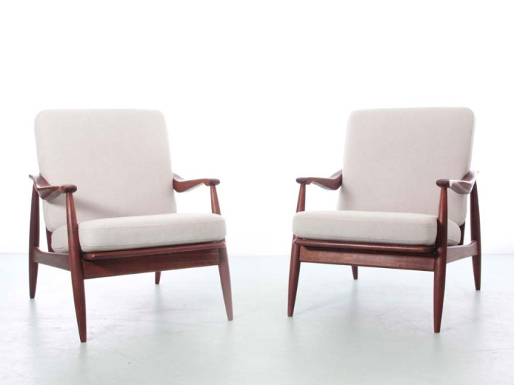 Mid-Century modern scandinavian pair of lounge chair in teak Mid-Century modern scandinavian pair of lounge chair in teak